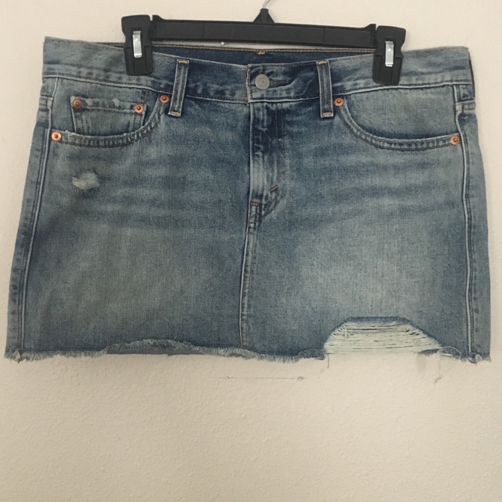 Levi’s mini skirt
